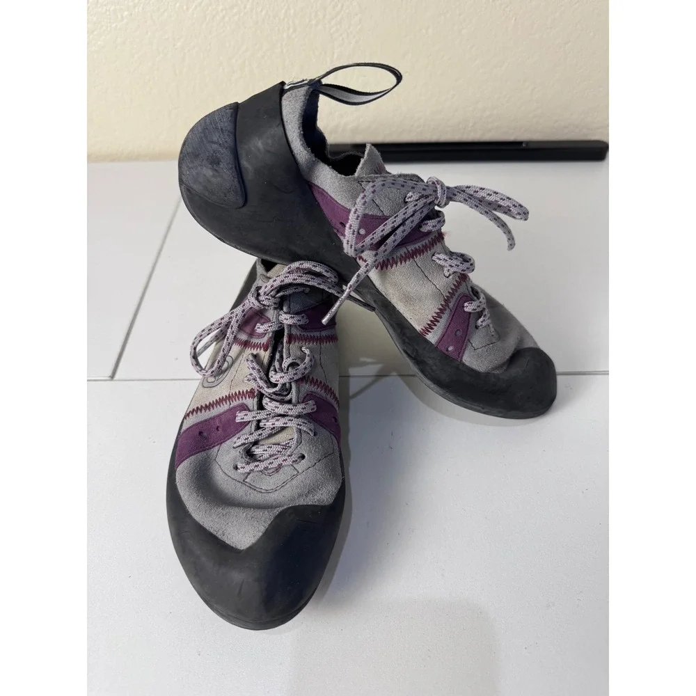 Scarpa Rock Climbing Shoes Women 8 Grey Purple Lace Up Athletic Bouldering Sport
